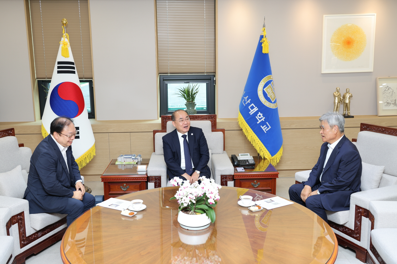 '내빈 접견_부산대학교 원로교수회 임원단'
