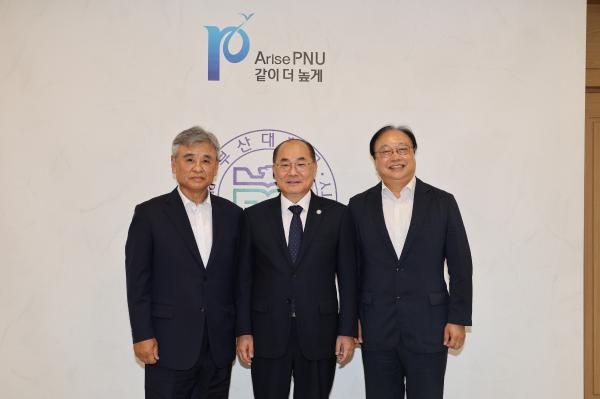 '내빈 접견_부산대학교 원로교수회 임원단'의 첨부파일 이미지